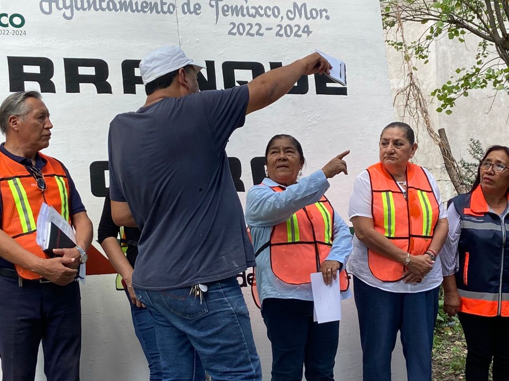 Esta tarde, la alcaldesa de Temixco, Juanita Ocampo, dio banderazo de arranque de las 9 obras etiquetadas para la colonia de Pueblo Viejo y Lauro Ortega.