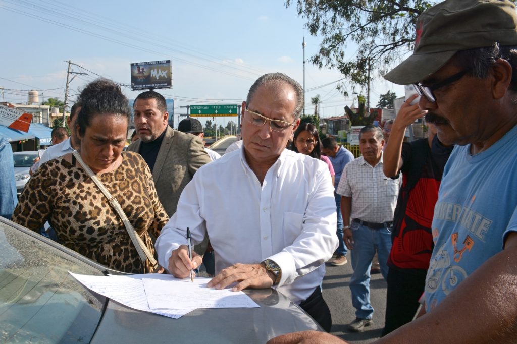 Vecinos de avenida Universidad liberaron la carretera federal, al llegar a acuerdos con ayuntamiento de Cuernavaca