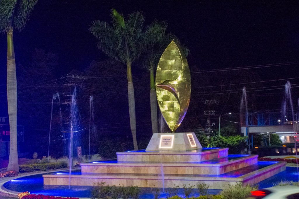 Inauguró Urióstegui la obra de rehabilitación de la glorieta Paloma de la Paz.