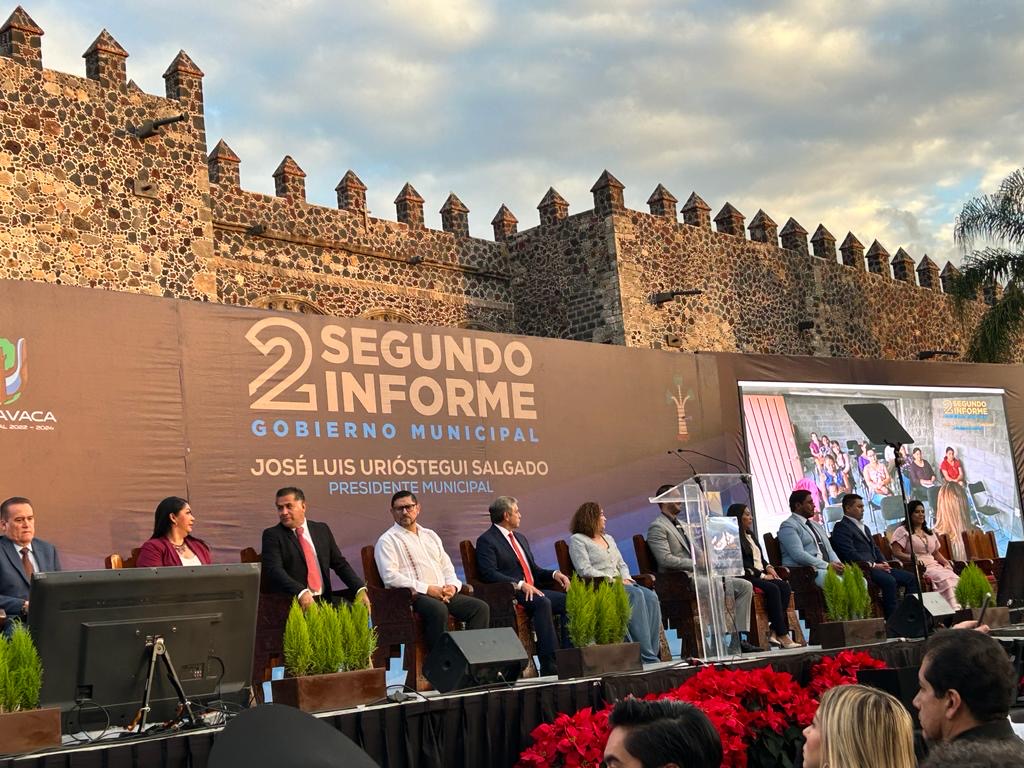 Reclama Urióstegui abandono de la Federación y el gobierno estatal, pero asegura que Cuernavaca sale adelante.