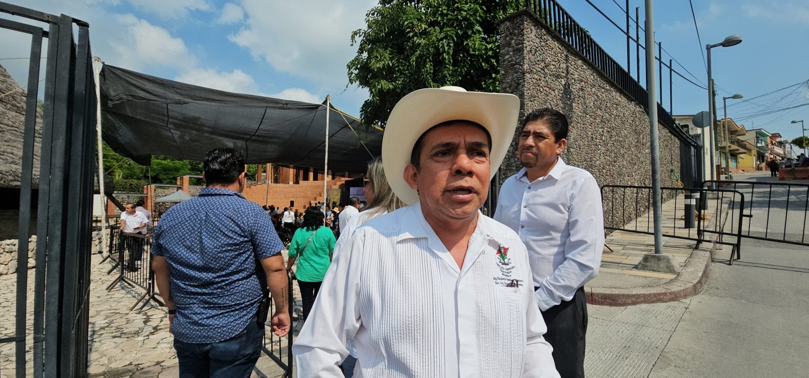 Lamentan campesinos falta de apoyos gubernamentales para el campo ...