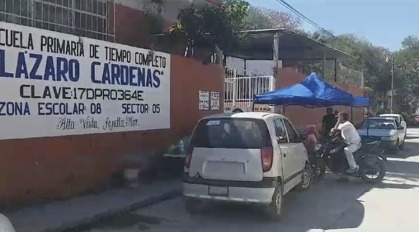 Demandan Padres de familia de la escuela Lázaro Cárdenas de Jojutla, destitución de su directora.