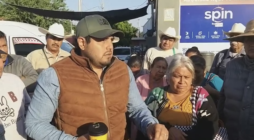 Campesinos del sur se desisten de movilización, los atendió el titular de Ceagua.